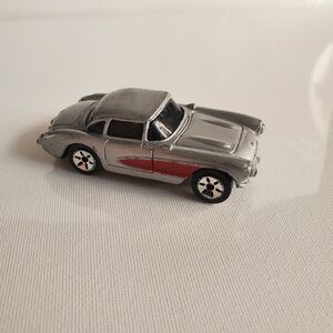 Maisto "57 Chevrolet Corvette" Toy Car